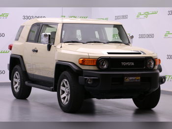 Toyota  FJ Cruiser  Final Edition  2023  Automatic  46,000 Km  6 Cylinder  Four Wheel Drive (4WD)  SUV  Beige  With Warranty