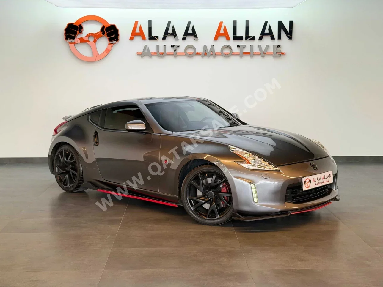 نيسان زد 370 2014 اوتوماتيك 88,000 كم 6 سلندر دفع خلفي كوبيه \ سبورت رمادي غامق
