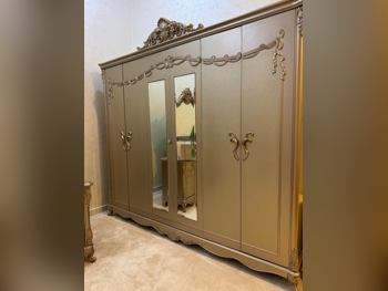 Wardrobes & Dressers - Wardrobes