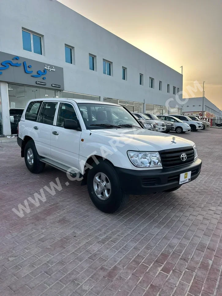 Toyota Land Cruiser G 2006 Manual 389,000 Km 6 Cylinder Four Wheel Drive (4WD) SUV White