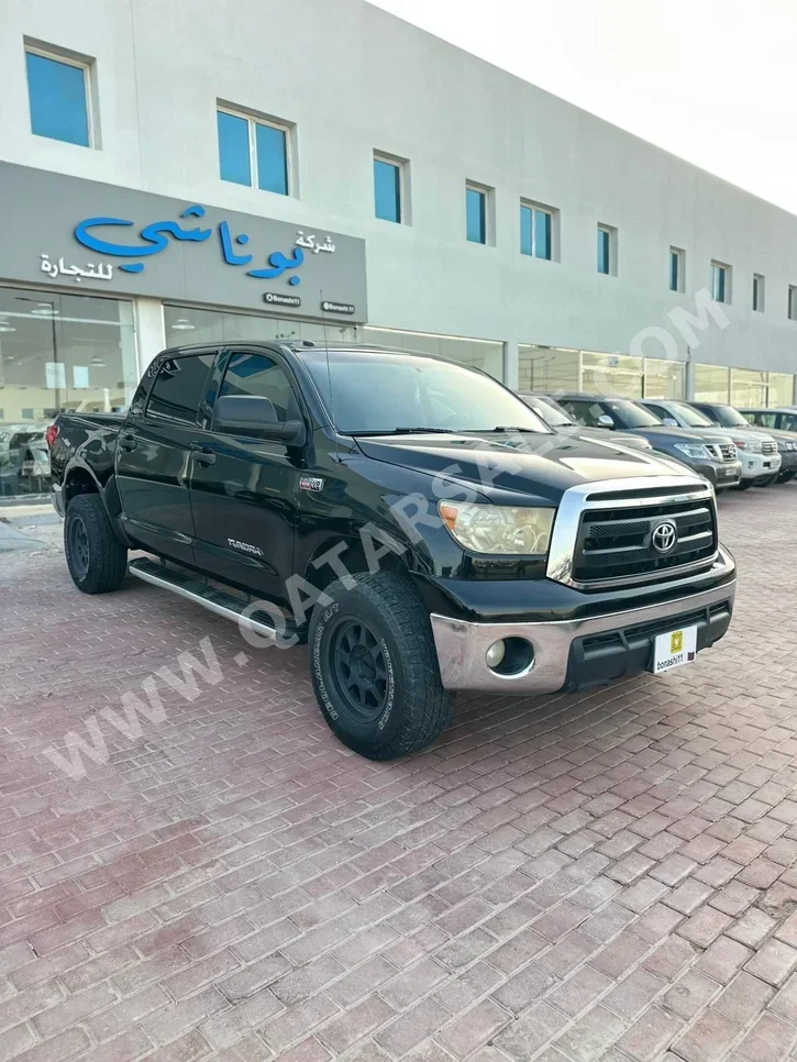 تويوتا تندرا SR5 2012 اوتوماتيك 146,000 كم 8 سلندر دفع رباعي بيكب أسود