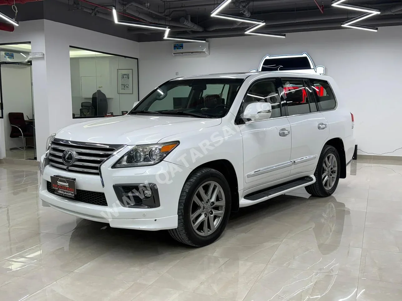 Lexus LX 570 S 2014 Automatic 347,000 Km 8 Cylinder Four Wheel Drive (4WD) SUV White