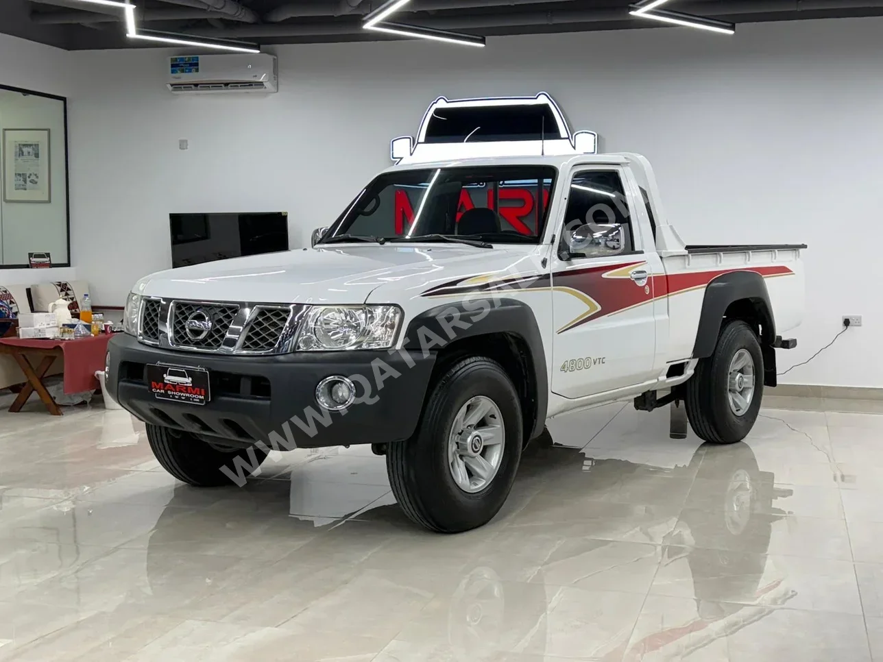 Nissan  Pickup  2015  Manual  134,000 Km  6 Cylinder  Rear Wheel Drive (RWD)  Pick Up  White