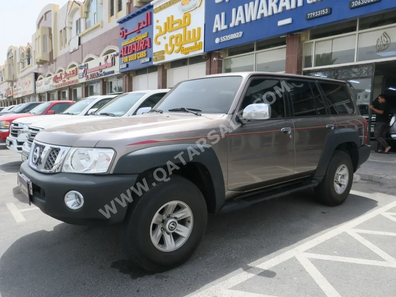 نيسان باترول سفاري 2009 اوتوماتيك 300,000 كم 6 سلندر دفع رباعي اس يو في بني