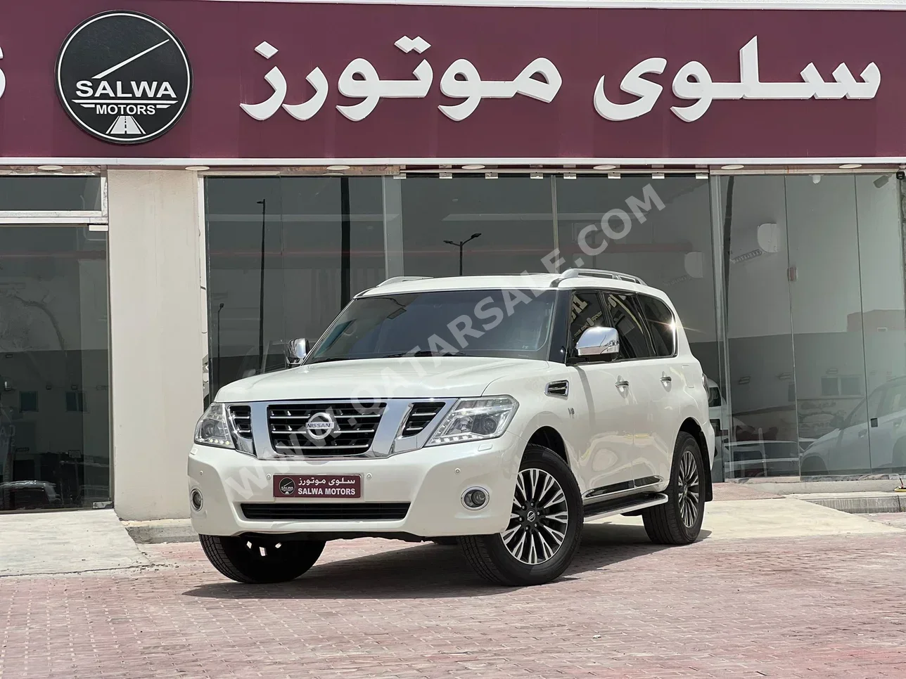 نيسان  باترول  بلاتنيوم  2014  اوتوماتيك  252,000 كم  8 سلندر  دفع رباعي  اس يو في  أبيض