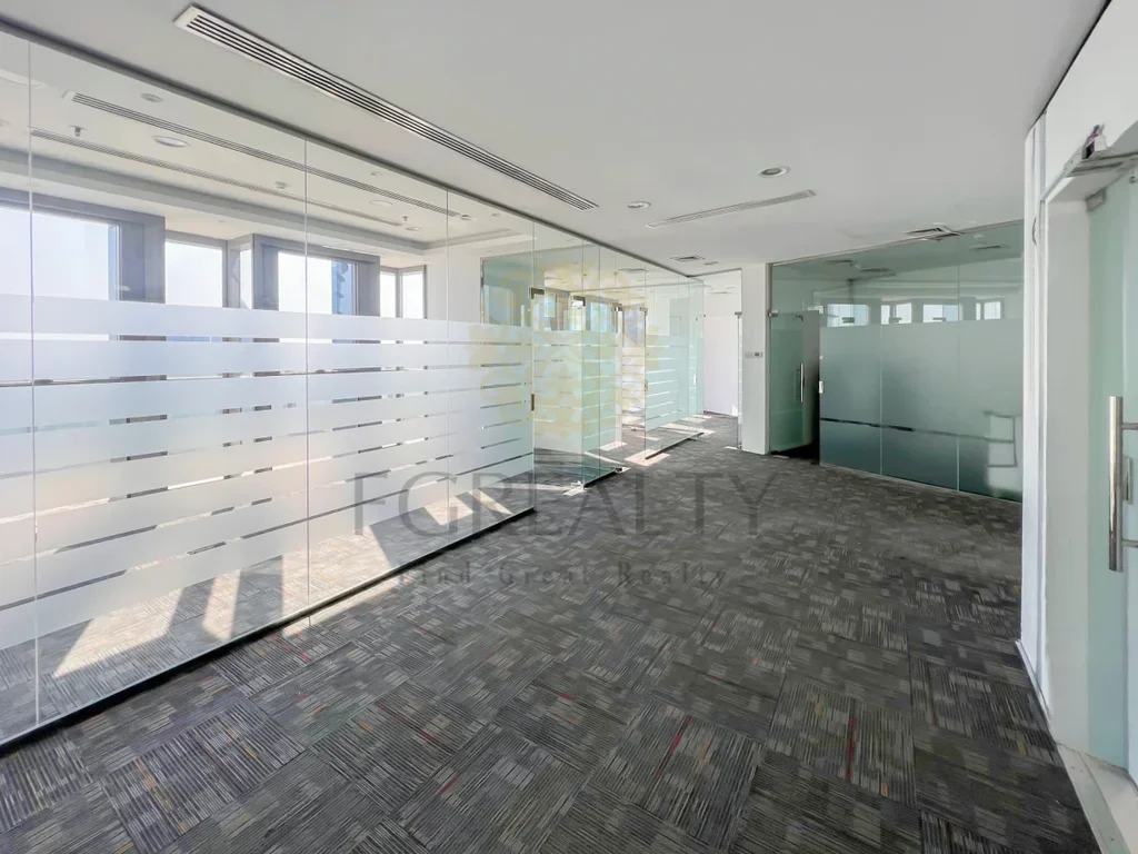 Commercial Offices - Semi Furnished  - Doha  - Al Dafna