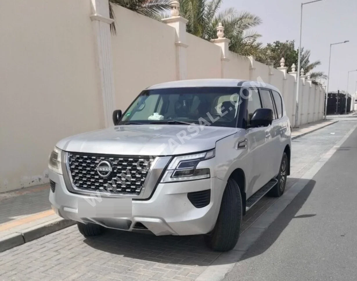 نيسان باترول اس اي 2014 اوتوماتيك 230,000 كم 8 سلندر دفع رباعي اس يو في فضي