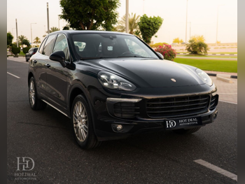 Porsche  Cayenne  2016  Automatic  165,000 Km  6 Cylinder  Four Wheel Drive (4WD)  SUV  Black