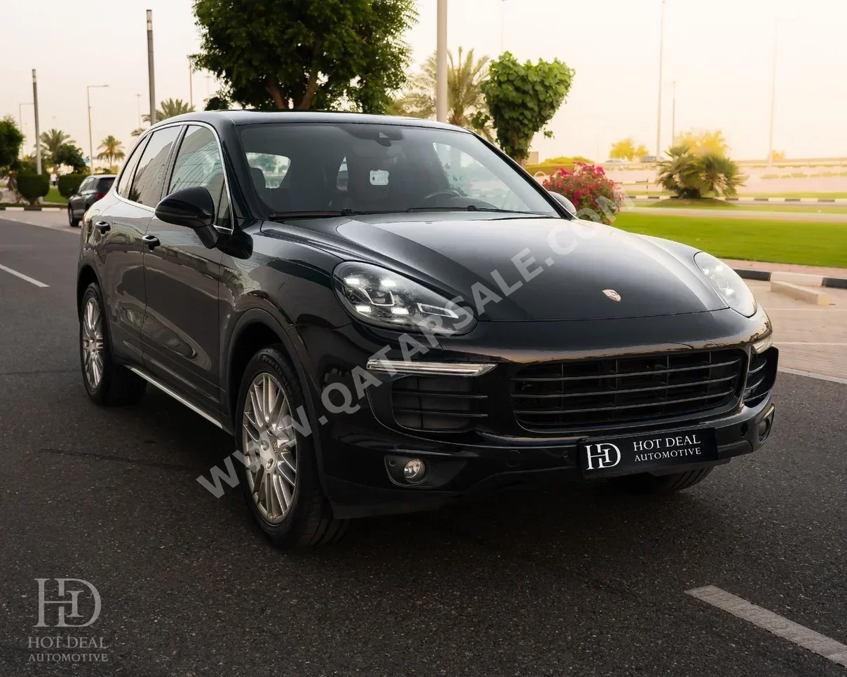 Porsche  Cayenne  2016  Automatic  165,000 Km  6 Cylinder  Four Wheel Drive (4WD)  SUV  Black