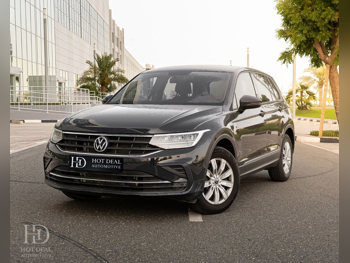 Volkswagen  Tiguan  2021  Automatic  40,000 Km  4 Cylinder  Four Wheel Drive (4WD)  SUV  Gray