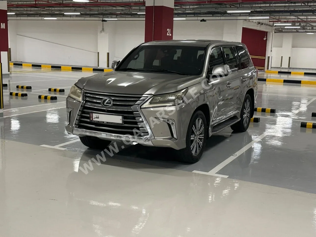 Lexus  LX  570  2016  Automatic  293,000 Km  8 Cylinder  Four Wheel Drive (4WD)  SUV  Silver