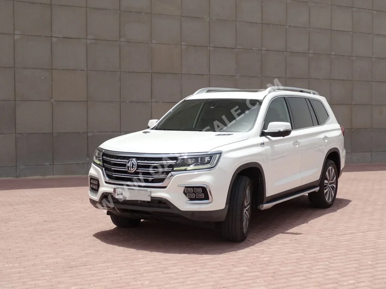 ام جي ار اكس8 30 تي 2021 اوتوماتيك 65,000 كم 4 سلندر دفع رباعي اس يو في أبيض تحت الضمان