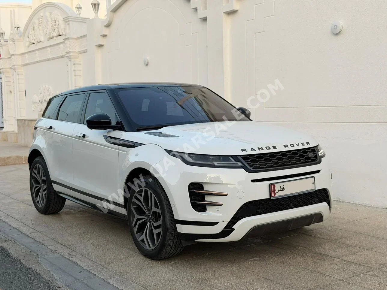 لاند روفر أيفوك ار داينمك اس اي 2020 اوتوماتيك 67,500 كم 4 سلندر دفع رباعي اس يو في أبيض تحت الضمان