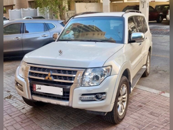 Mitsubishi  Pajero  3.8 Gold Edition  2017  Automatic  100,000 Km  6 Cylinder  Four Wheel Drive (4WD)  SUV  White