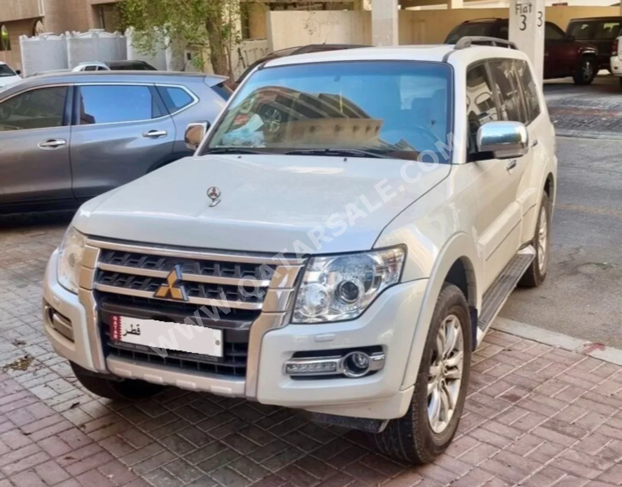 Mitsubishi Pajero 3.8 Gold Edition 2017 Automatic 100,000 Km 6 Cylinder Four Wheel Drive (4WD) SUV White