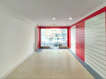 Commercial Shops - Not Furnished  For Rent  - Doha  - Fereej Al Nasr