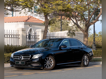 Mercedes-Benz E-Class 200 2018 Automatic 83,000 Km 4 Cylinder All Wheel Drive (AWD) SUV Black