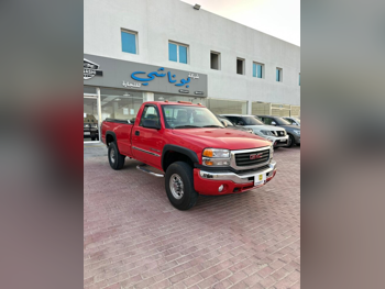 GMC  Sierra  2500 HD  2006  Manual  494,000 Km  8 Cylinder  Rear Wheel Drive (RWD)  Pick Up  Red