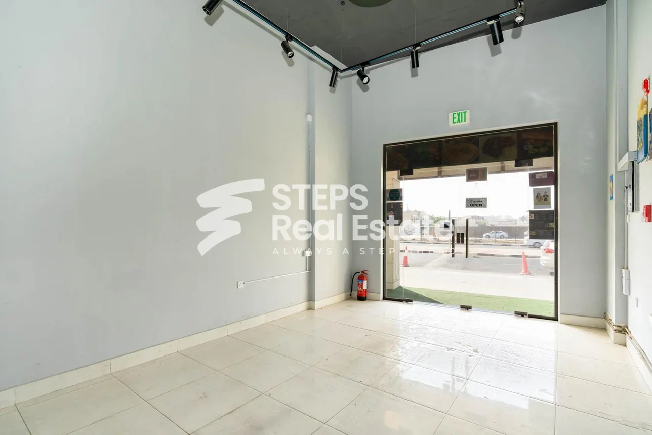 Commercial Shops - Not Furnished - Doha For Rent - Old Airport