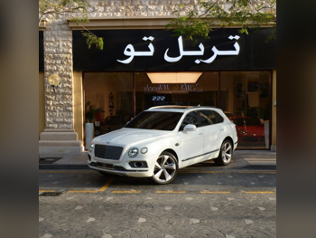 بنتلي بينتايجا 2019 اوتوماتيك 95,400 كم 8 سلندر دفع رباعي اس يو في أبيض
