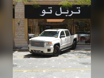 GMC  Sierra  Denali  2015  Automatic  198,900 Km  8 Cylinder  Four Wheel Drive (4WD)  Pick Up  White