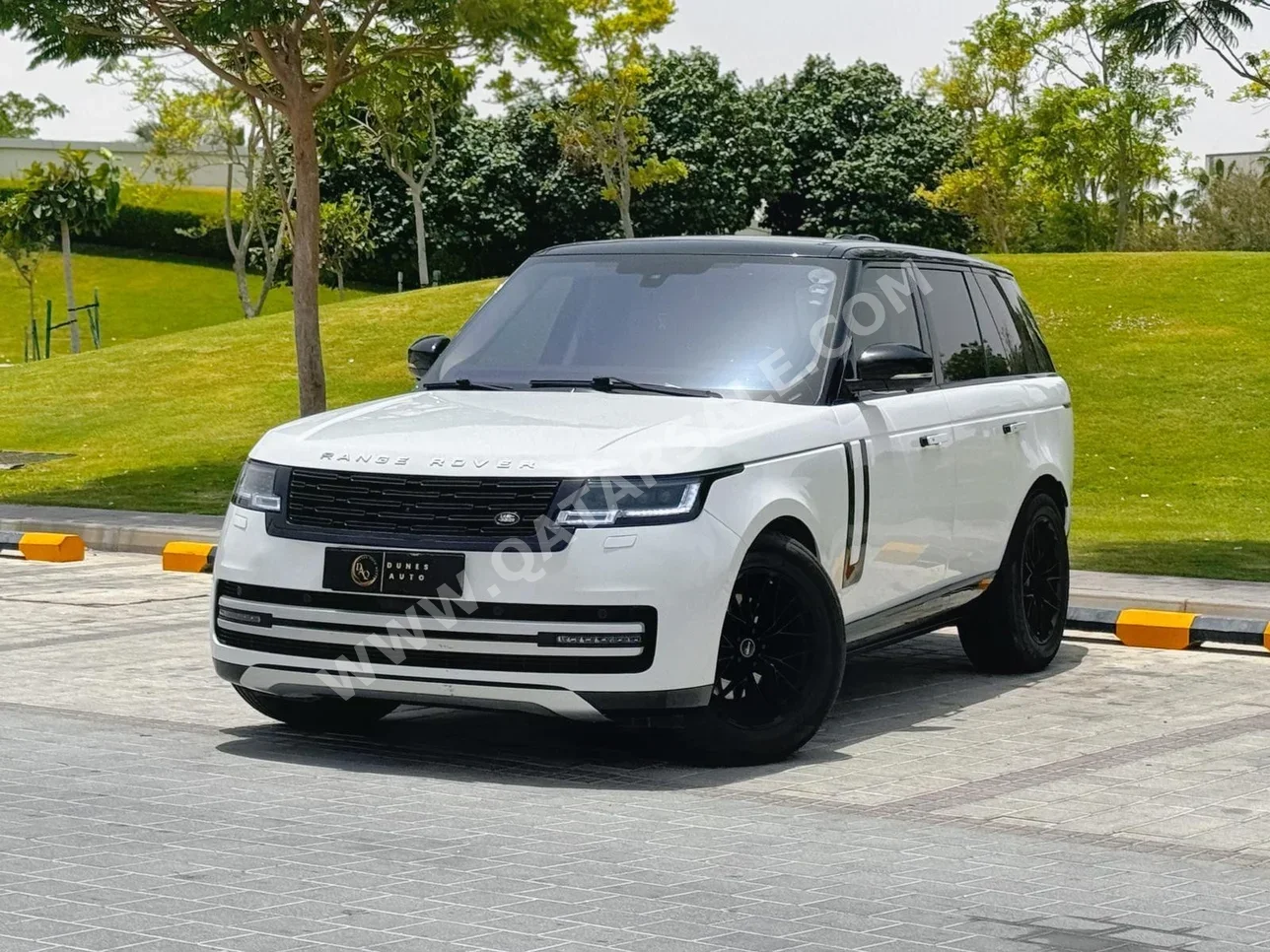 Land Rover Range Rover Vogue 2016 Automatic 115,000 Km 8 Cylinder Four Wheel Drive (4WD) SUV White