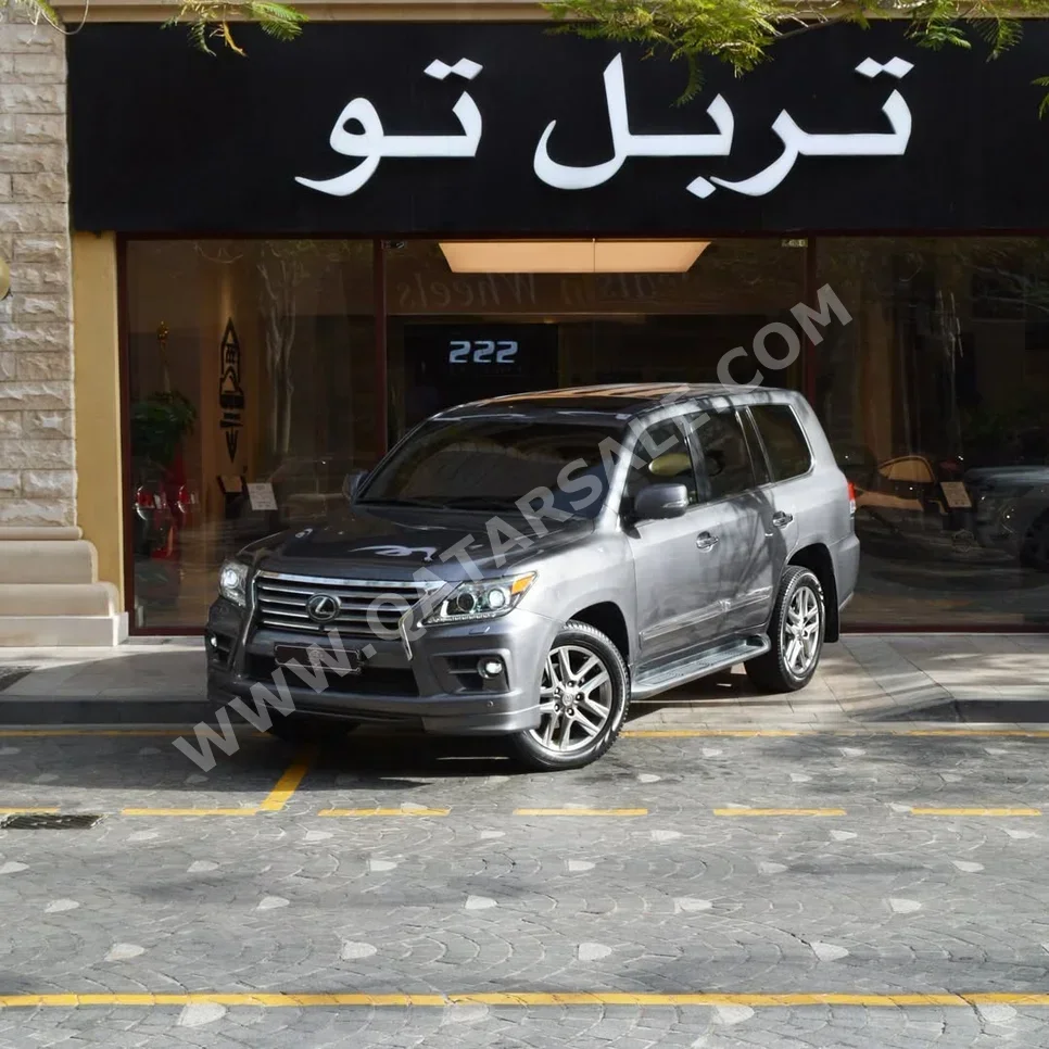 لكزس ال اكس 570 اس 2012 اوتوماتيك 355,240 كم 8 سلندر دفع رباعي اس يو في رمادي