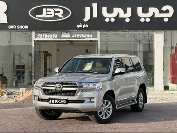 Toyota  Land Cruiser  VXR  2021  Automatic  177,000 Km  8 Cylinder  Four Wheel Drive (4WD)  SUV  Silver