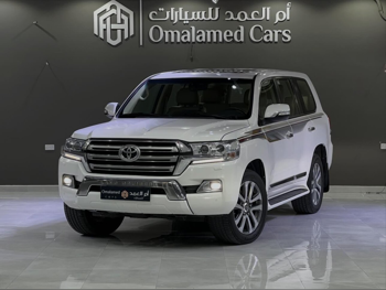 Toyota  Land Cruiser  GXR  2016  Automatic  339,000 Km  6 Cylinder  Four Wheel Drive (4WD)  SUV  White