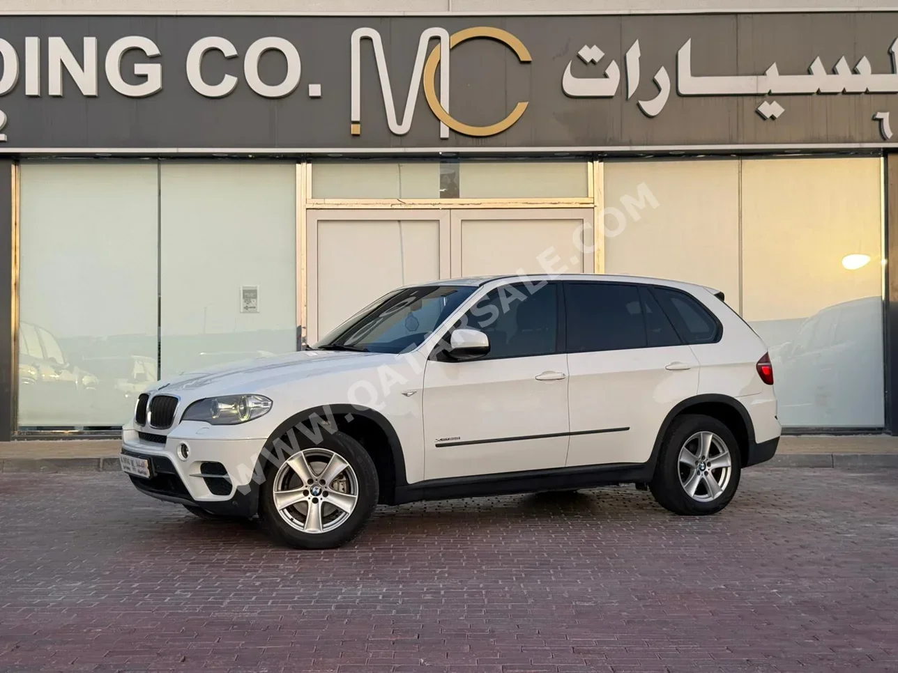 بي ام دبليو  الفئة - اكس  اكس 5  2013  اوتوماتيك  206,000 كم  6 سلندر  دفع رباعي  اس يو في  أبيض