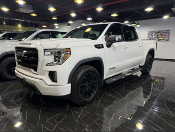 GMC  Sierra  Elevation  2022  Automatic  132,000 Km  8 Cylinder  Four Wheel Drive (4WD)  Pick Up  White