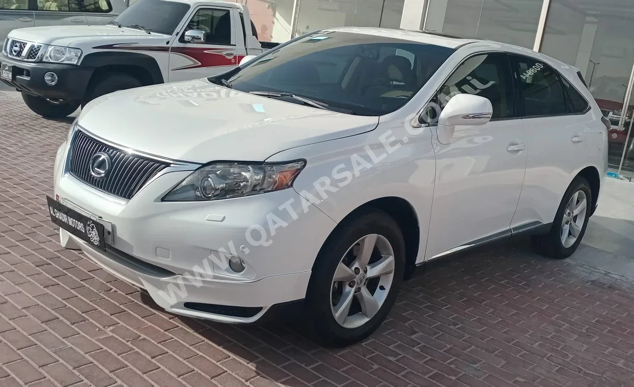 لكزس ار اكس 350 2010 اوتوماتيك 137,000 كم 6 سلندر دفع رباعي اس يو في أبيض