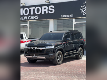 تويوتا  لاند كروزر  جي ار سبورت توين تيربو  2024  اوتوماتيك  70,000 كم  6 سلندر  دفع رباعي  اس يو في  أسود  تحت الضمان
