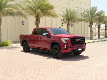 GMC  Sierra  2019  Automatic  180,000 Km  8 Cylinder  Four Wheel Drive (4WD)  Pick Up  Red