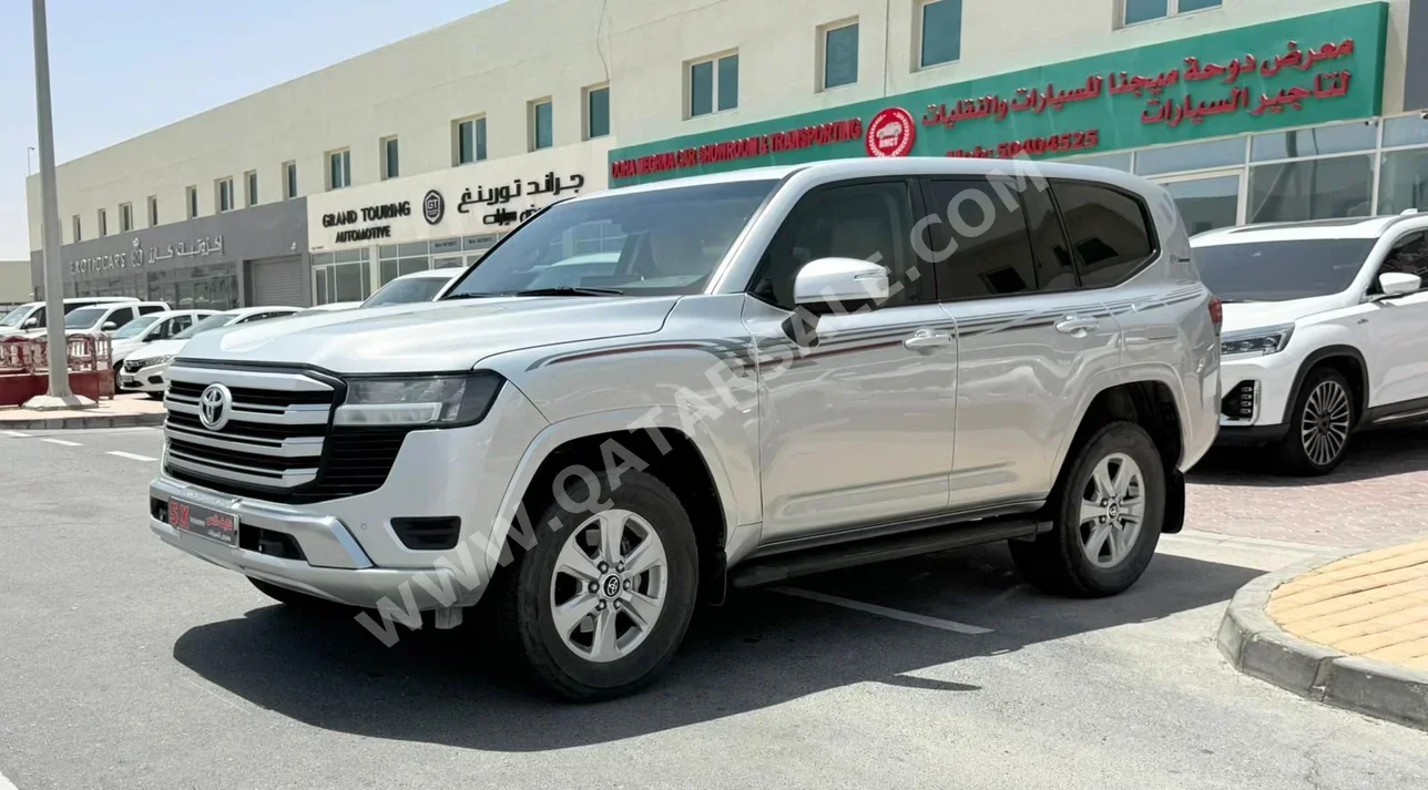 Toyota Land Cruiser GXR 2022 Automatic 166,000 Km 6 Cylinder Four Wheel Drive (4WD) SUV Silver
