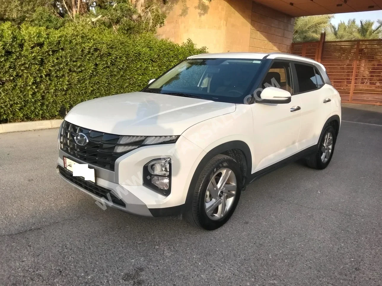 Hyundai  Creta  2024  Automatic  44,000 Km  4 Cylinder  Front Wheel Drive (FWD)  SUV  White  With Warranty