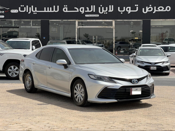 تويوتا  كامري  جي ال  2022  اوتوماتيك  374,000 كم  4 سلندر  دفع خلفي  سيدان  فضي