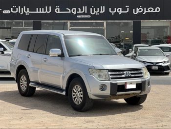 ميتسوبيشي باجيرو GLS 2010 اوتوماتيك 299,000 كم 6 سلندر دفع رباعي اس يو في فضي