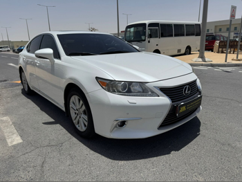 Lexus ES 350 2015 Automatic 154,000 Km 6 Cylinder Rear Wheel Drive (RWD) Sedan White