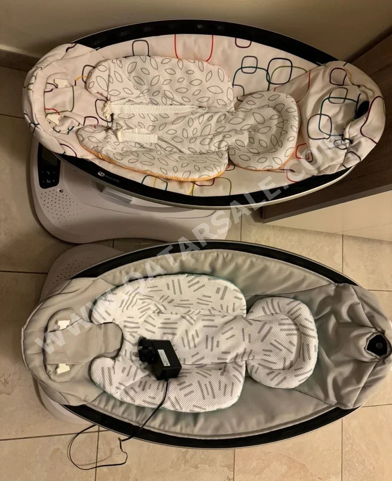 Baby seat / Bouncers and Swings