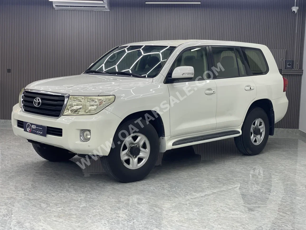 Toyota Land Cruiser G 2015 Automatic 360,000 Km 6 Cylinder Four Wheel Drive (4WD) SUV White