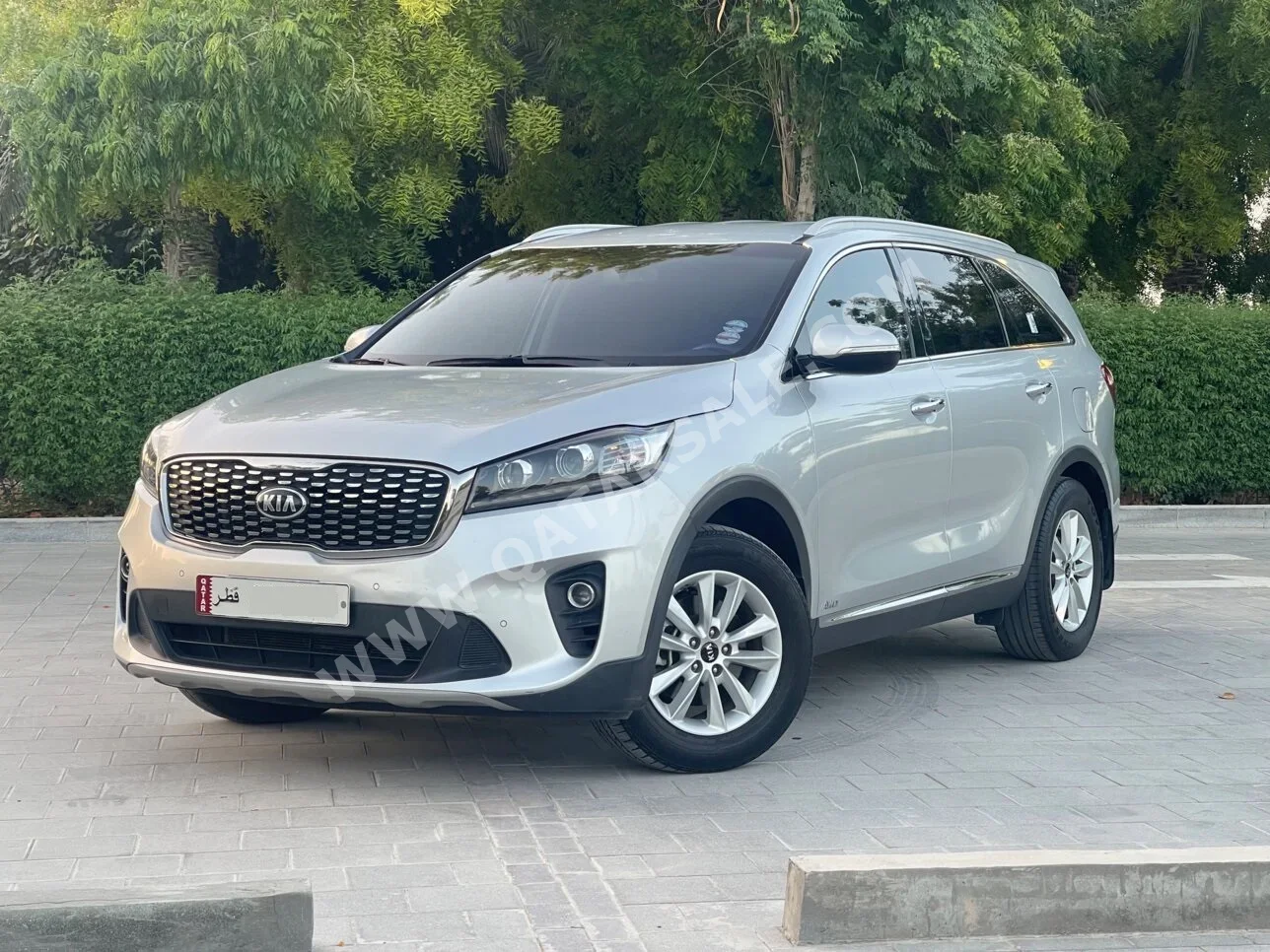 Kia  Sorento  3.5  2019  Automatic  122,000 Km  6 Cylinder  All Wheel Drive (AWD)  SUV  Silver