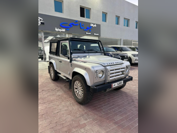 لاند روفر  ديفيندر  90  2013  عادي  23,000 كم  6 سلندر  دفع رباعي  اس يو في  فضي