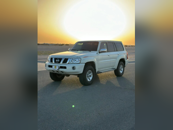 نيسان  باترول  سفاري  2021  عادي  16,000 كم  6 سلندر  دفع رباعي  اس يو في  أبيض