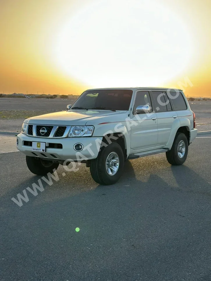 نيسان باترول سفاري 2021 عادي 16,000 كم 6 سلندر دفع رباعي اس يو في أبيض