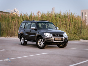 Mitsubishi  Pajero  GLS  2017  Automatic  210,300 Km  6 Cylinder  Four Wheel Drive (4WD)  SUV  Gray