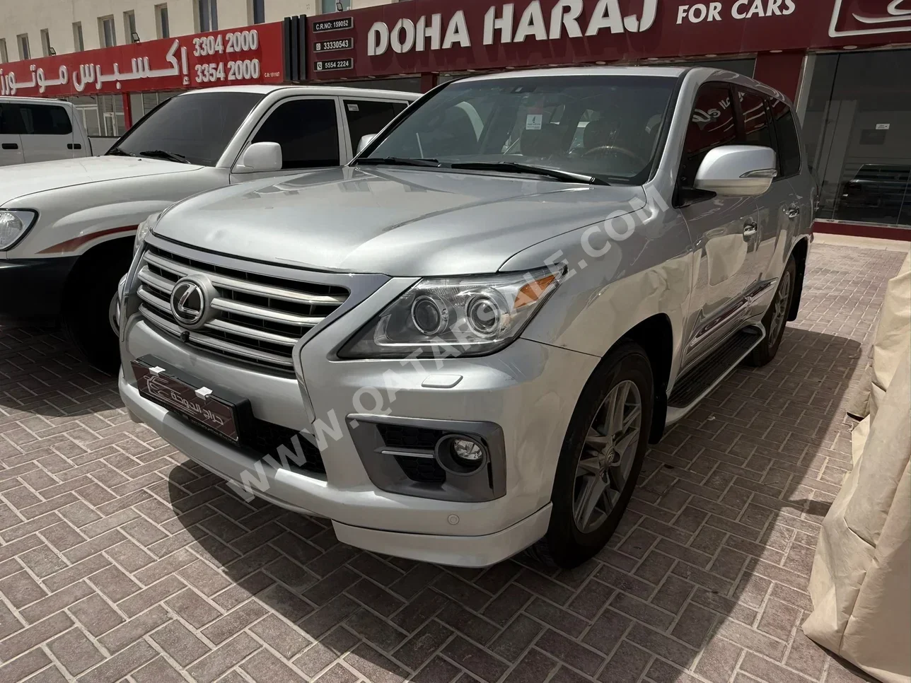 Lexus LX 570 S 2014 Automatic 303,000 Km 8 Cylinder Four Wheel Drive (4WD) SUV Silver