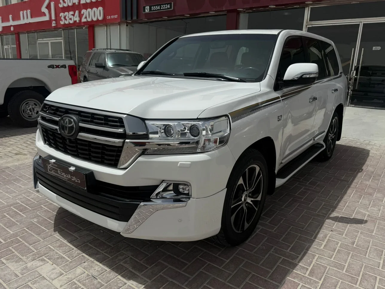 Toyota  Land Cruiser  VXR  2021  Automatic  252,000 Km  8 Cylinder  Four Wheel Drive (4WD)  SUV  White
