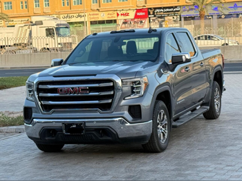 GMC  Sierra  SLE  2021  Automatic  85,000 Km  8 Cylinder  Four Wheel Drive (4WD)  Pick Up  Gray