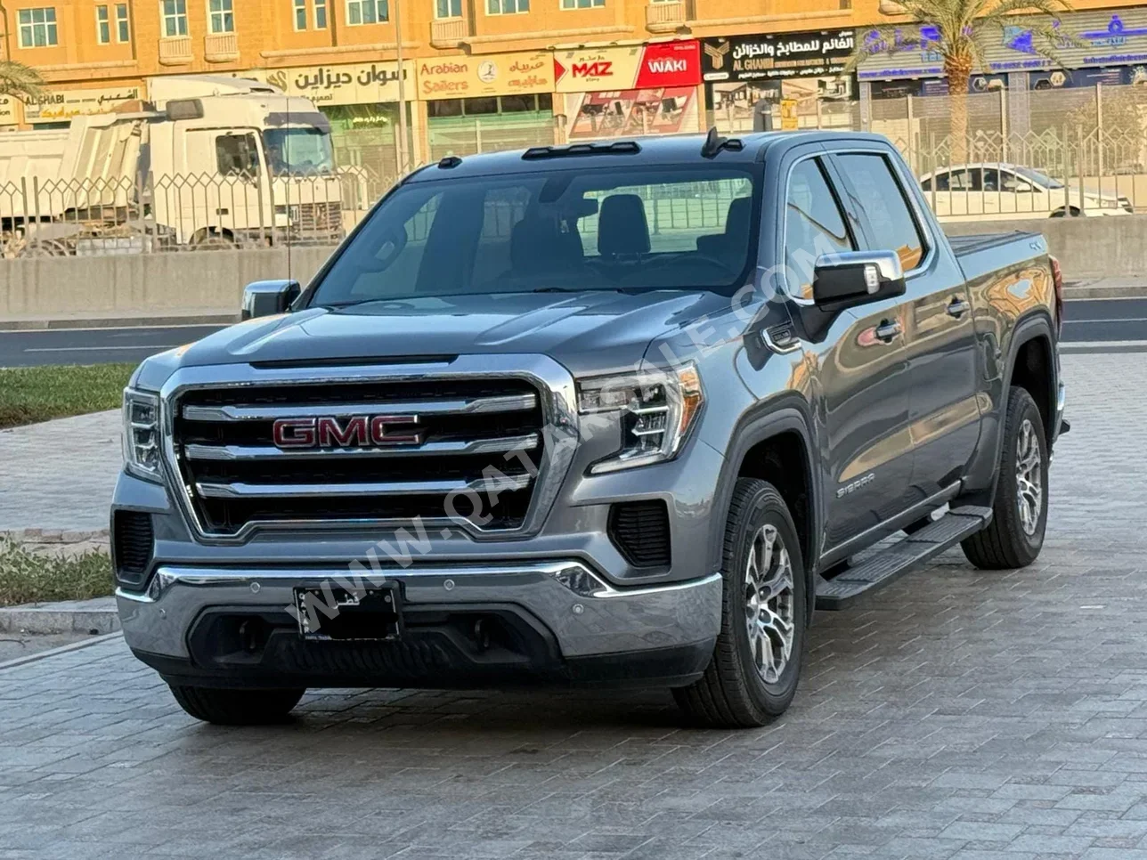GMC  Sierra  SLE  2021  Automatic  85,000 Km  8 Cylinder  Four Wheel Drive (4WD)  Pick Up  Gray